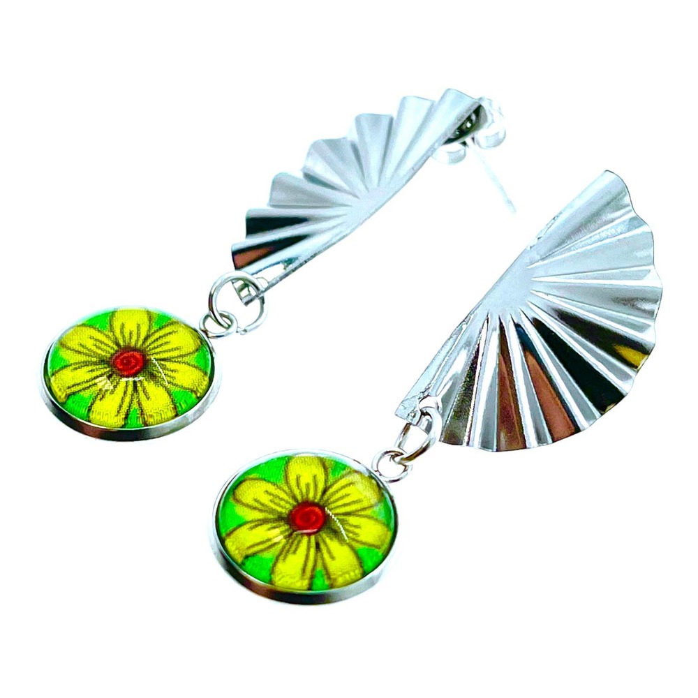 Buttercup Daisy Fan Earrings